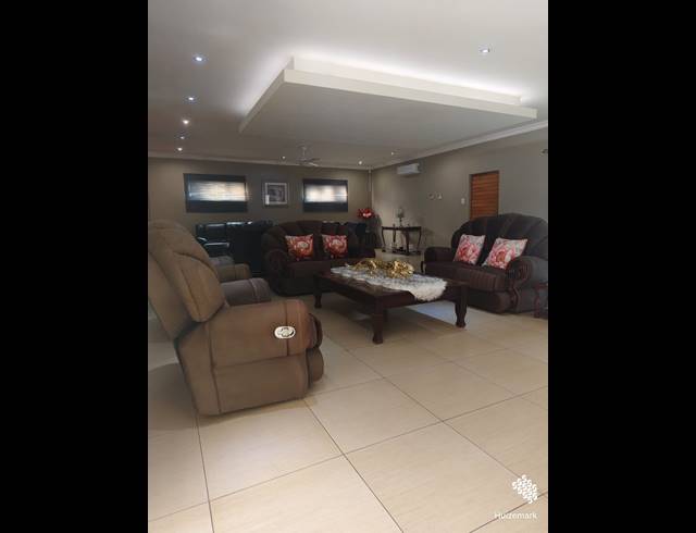 5 BEDROOM HOUSE FOR SALE IN VAALPARK